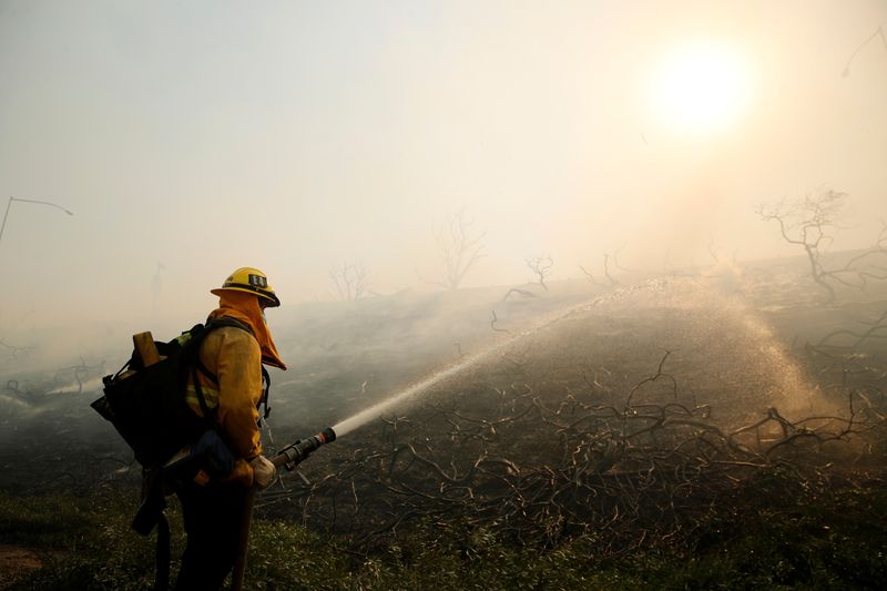 © Reuters. Silverado Fire in California