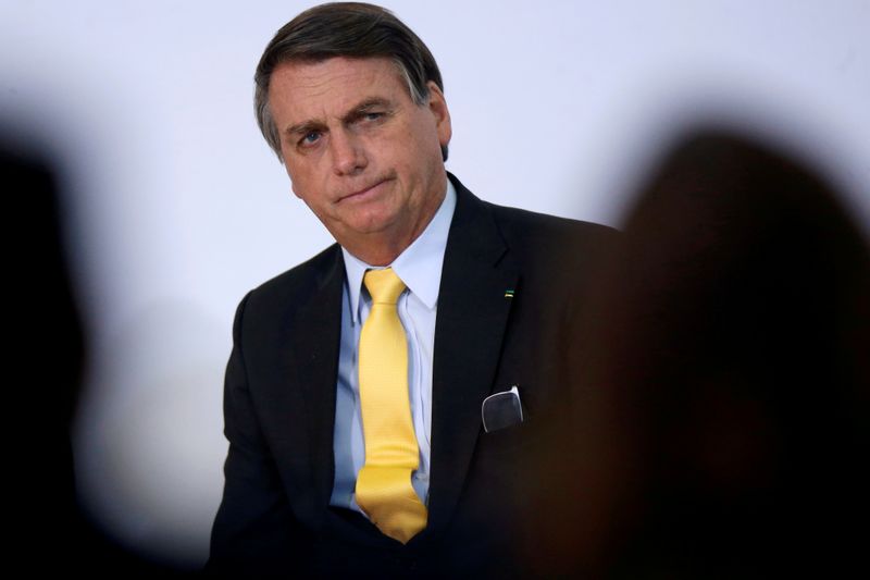 © Reuters. Imagen de archivo del presidente de Brasil, Jair Bolsonaro, durante la Ceremonia de Anuncio de Resultados del Estudio Clínico COVID-19 en el Palacio de Planalto, en Brasilia