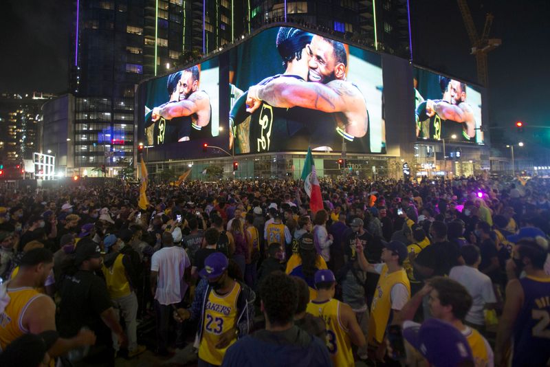 &copy; Reuters. FILE PHOTO: Lakers celebrate 2020 NBA Championship win in Los Angeles