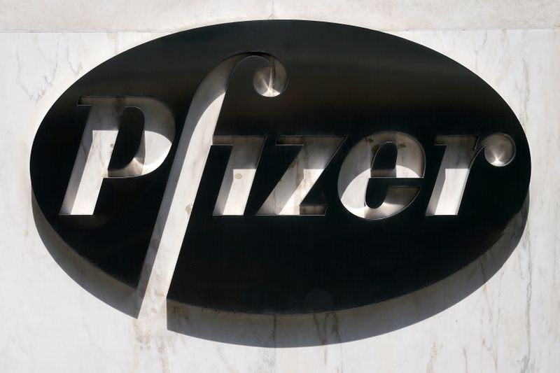 &copy; Reuters. FILE PHOTO: A sign is pictured outside Pfizer Headquarters in the Manhattan borough of New York City