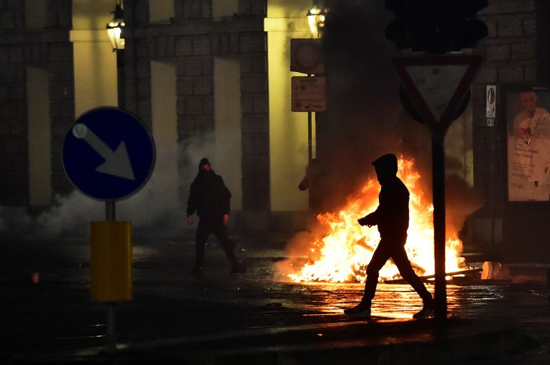 &copy; Reuters. 独・ベルギーなど、コロナ制限近く導入か　伊では反発の抗議デモ