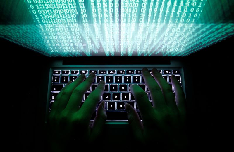 © Reuters. 米選挙介入のイランのハッカー、昨年も中東で偽情報作戦＝ＦＢ