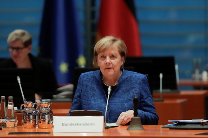 &copy; Reuters. FILE PHOTO: Weekly German cabinet meeting