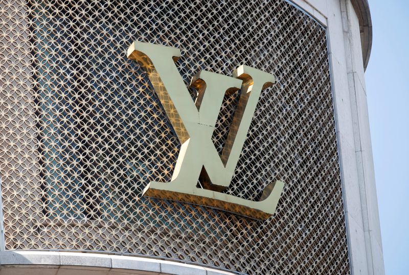 &copy; Reuters. FILE PHOTO: Louis Vuitton logo outside a store in Paris