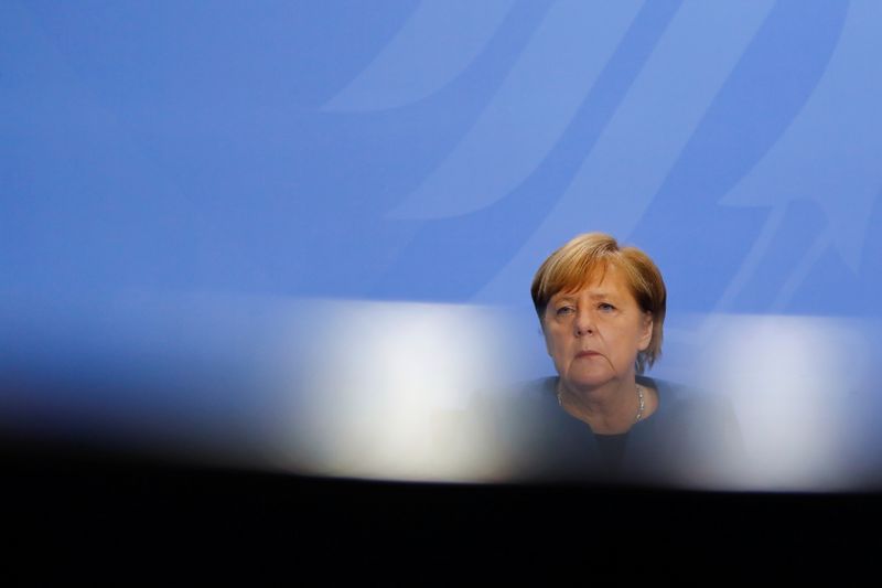 © Reuters. ميركل: ألمانيا تواجه وضعا بالغ الخطورة