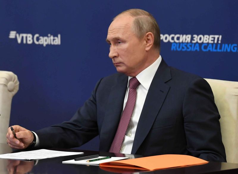 &copy; Reuters. بوتين يشيد بدور ترامب في استقرار أسواق النفط