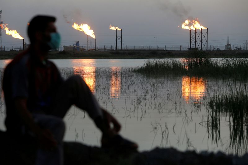 © Reuters. Campo de petróleo de Nahr Bin Umar, a norte de Basra, Iraque