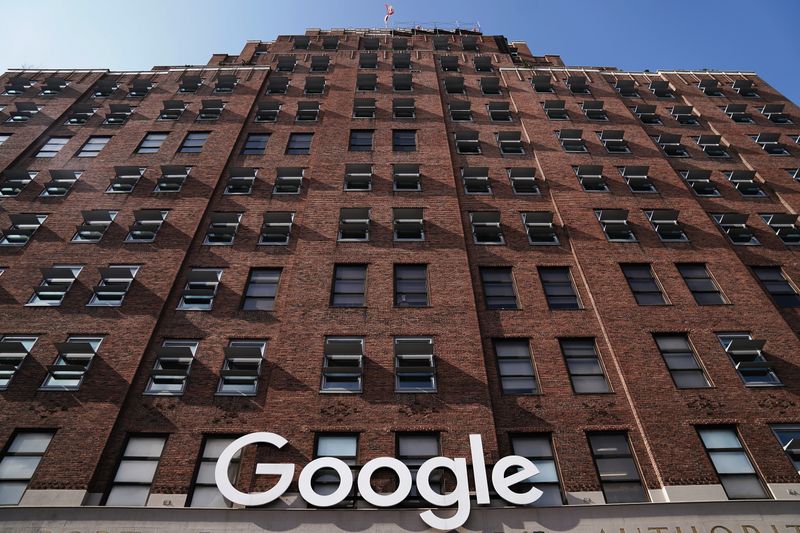 &copy; Reuters. A Google sign is pictured on a Google building