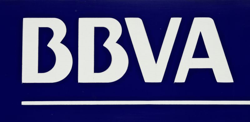 &copy; Reuters. Il logo Bbva a Siviglia, in Spagna
