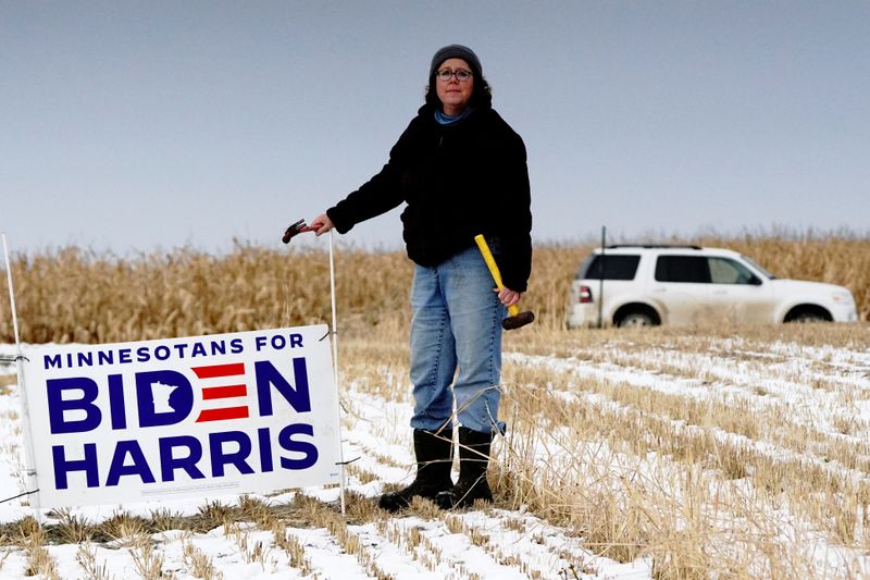 © Reuters. Derrydale Farm in Belle Plaine, Minnesota as Biden campaign pushes for rural voters