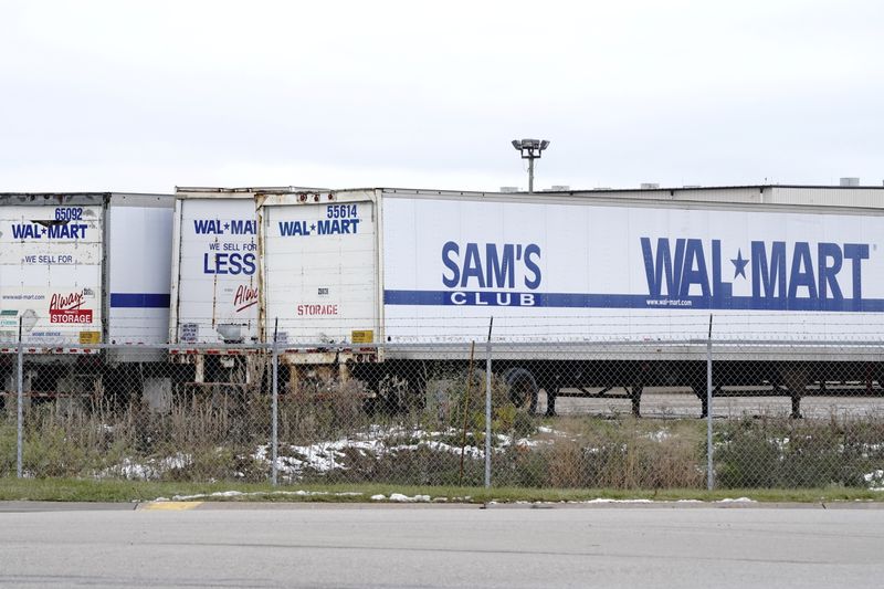 &copy; Reuters. Trailers bearing the Walmart and Sam&apos;s Club logos are seen outside Walmart Distribution Center 6025 as the coronavirus disease (COVID-19) outbreak continues in Menomonie