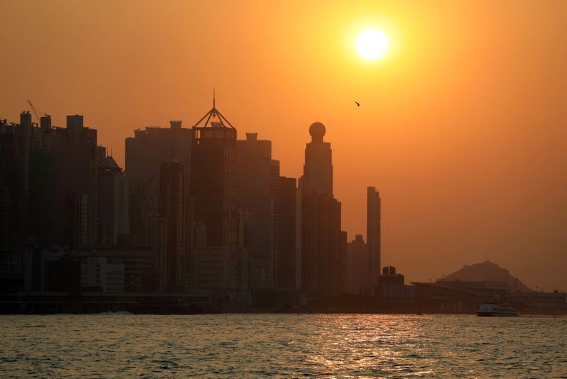 &copy; Reuters. FILE PHOTO: Harbour skyline is seen during sunset in Hong Kong