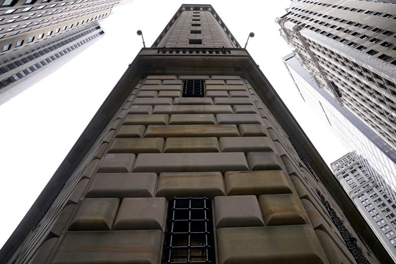 &copy; Reuters. FILE PHOTO: The Federal Reserve Bank of New York is pictured in the Manhattan borough of New York City
