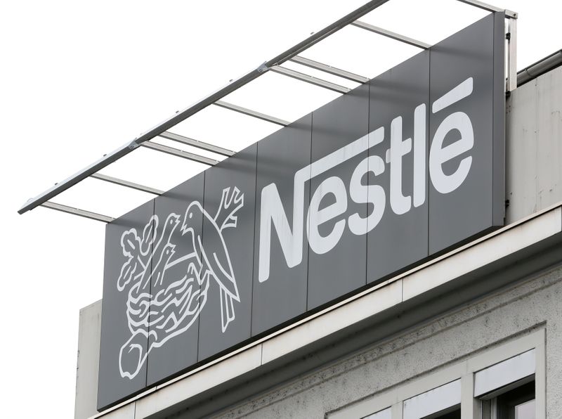 &copy; Reuters. FILE PHOTO: Logo of Nestle is seen in Konolfingen