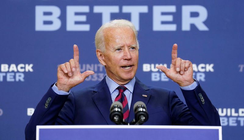 &copy; Reuters. FILE PHOTO: Democratic U.S. presidential nominee Biden talks to reporters during an appearance in Wilmington, Delaware