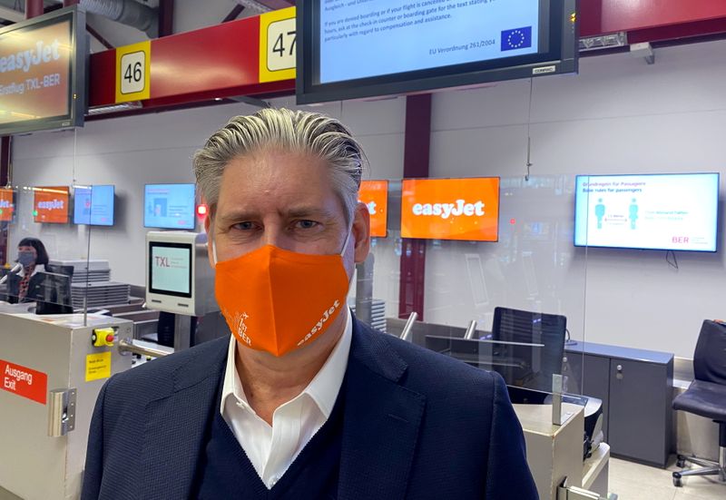 &copy; Reuters. EasyJet CEO Johan Lundgren poses at check in at Berlin Tegel airport