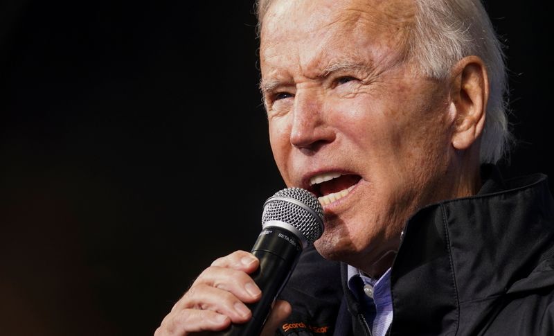 &copy; Reuters. U.S. Democratic presidential candidate Biden campaigns in Philadelphia