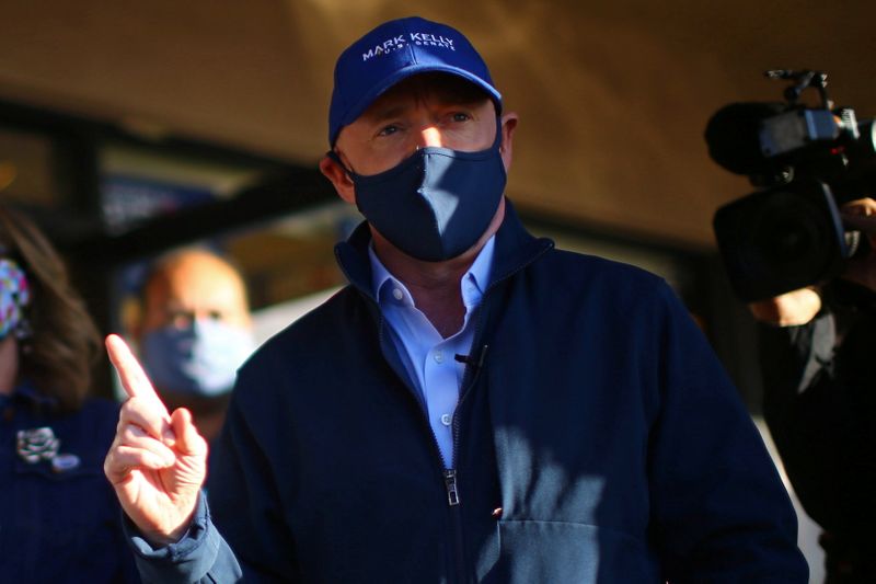 &copy; Reuters. Democratic Senate candidate Mark Kelly encourages supporters and volunteers to continue reaching voters in the final days of the campaign during the kick off volunteers launch in Tucson