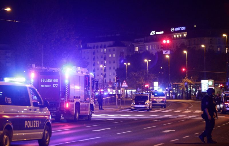 &copy; Reuters. وكالة: إصابة ضابط شرطة بجروح خطيرة في إطلاق نار في وسط فيينا