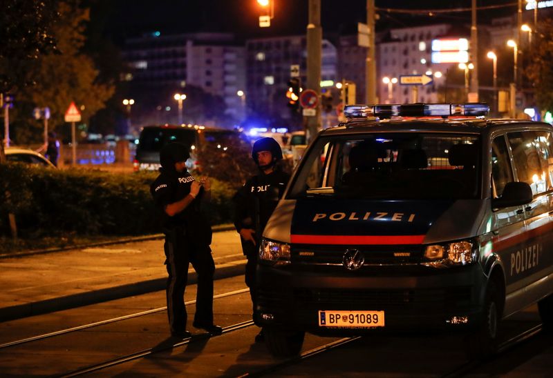 &copy; Reuters. مستشار النمسا: إطلاق النار في فيينا &quot;هجوم إرهابي بغيض&quot;