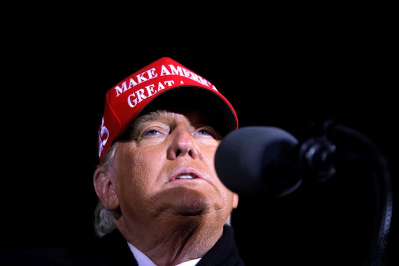 &copy; Reuters. U.S. President Donald Trump holds a campaign rally at Gerald R. Ford International Airport in Grand Rapids, Michigan