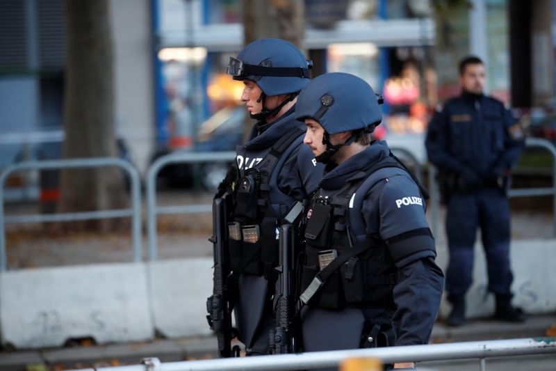 &copy; Reuters. وكالة: سبعة أشخاص في حالة خطيرة بعد هجوم فيينا