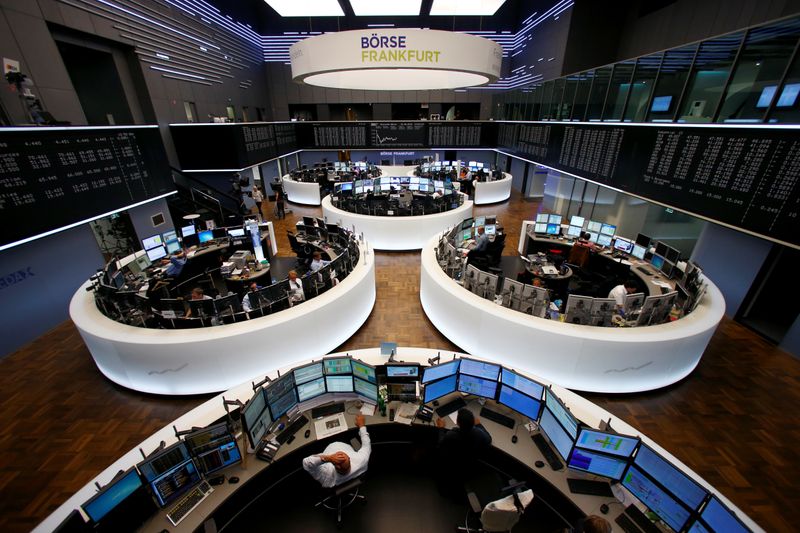 &copy; Reuters. FILE PHOTO: General view of the stock exchange in Frankfurt