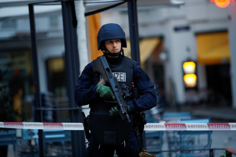 &copy; Reuters. حقائق-ردود فعل عالمية على الهجمات في العاصمة النمساوية