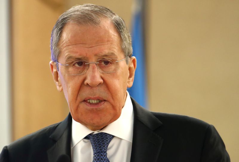 &copy; Reuters. لافروف: روسيا ستواصل العمل مع تركيا بشأن ناجورنو قرة باغ