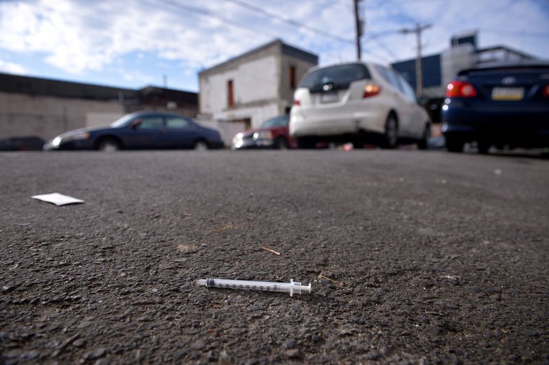 &copy; Reuters. A needle used for shooting heroin lays in the street in the Kensington section of Philadelphia