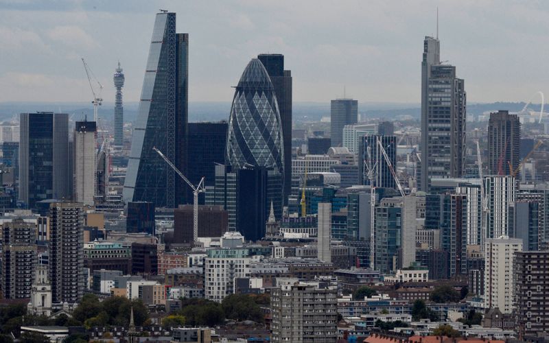 &copy; Reuters. A general view of the financial district of London is seen in London