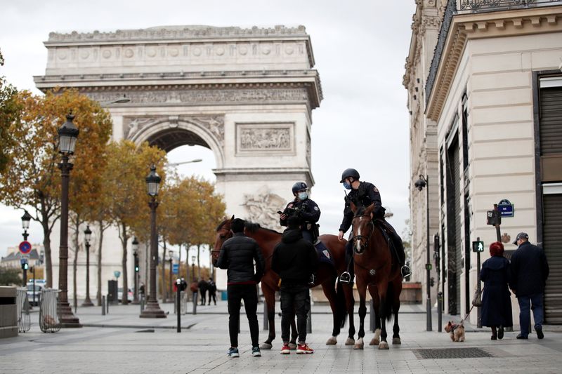 &copy; Reuters. パリ、新型コロナで追加対策　夜間営業を制限