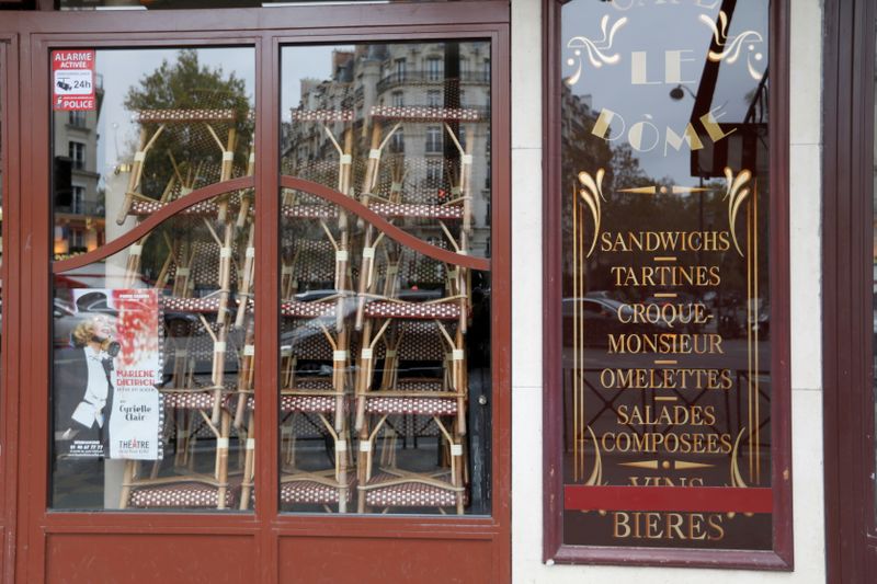 &copy; Reuters. Restaurante em Paris fecha as portas antes de novo lockdown nacional
