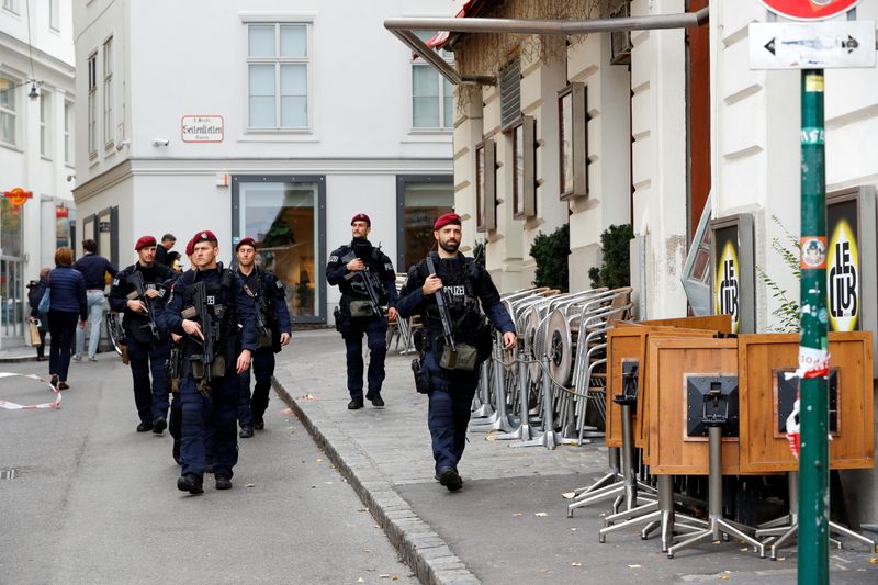 &copy; Reuters. مسؤول: كل المعتقلين بسبب هجوم فيينا ينتمون إلى أوساط إسلامية متطرفة