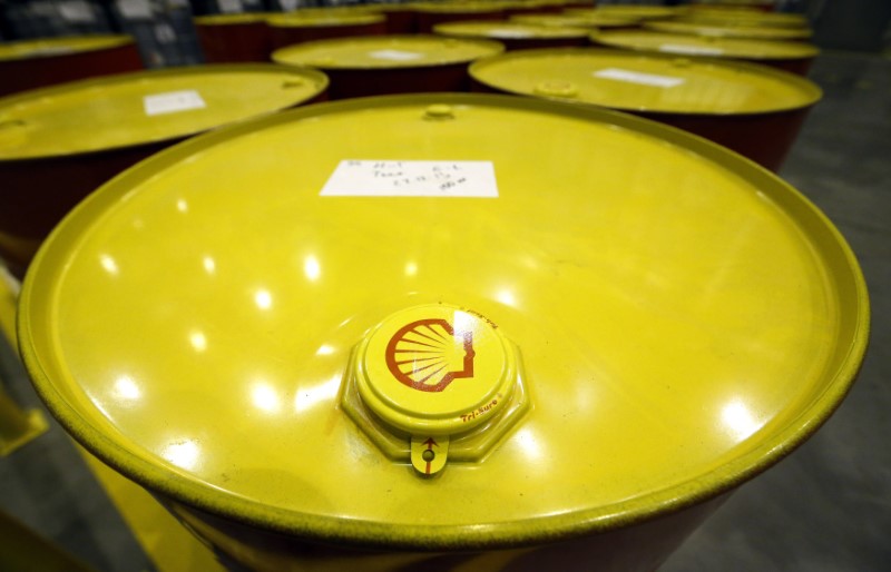 &copy; Reuters. Filled oil drums are seen at Royal Dutch Shell Plc&apos;s lubricants blending plant in the town of Torzhok