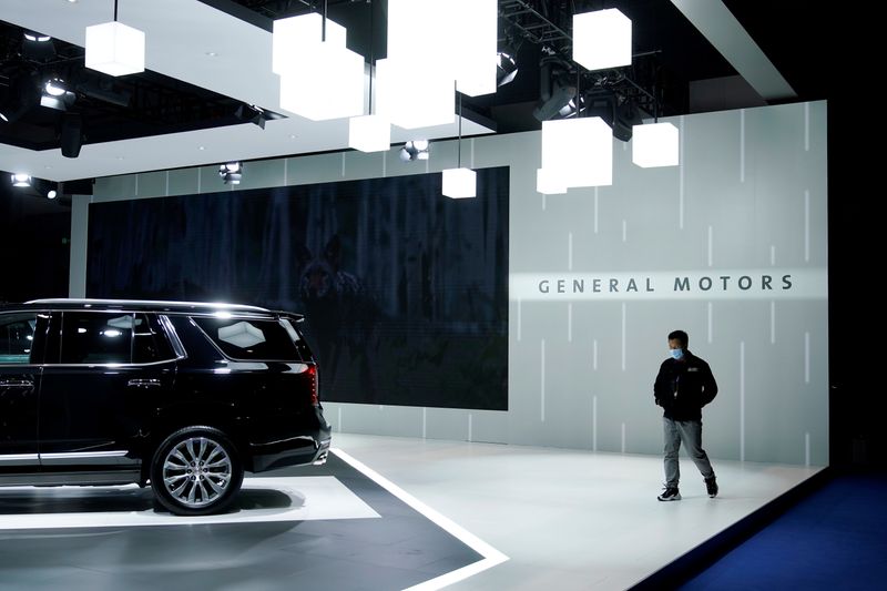 &copy; Reuters. FILE PHOTO: General Motors sign is seen at the third China International Import Expo (CIIE) in Shanghai