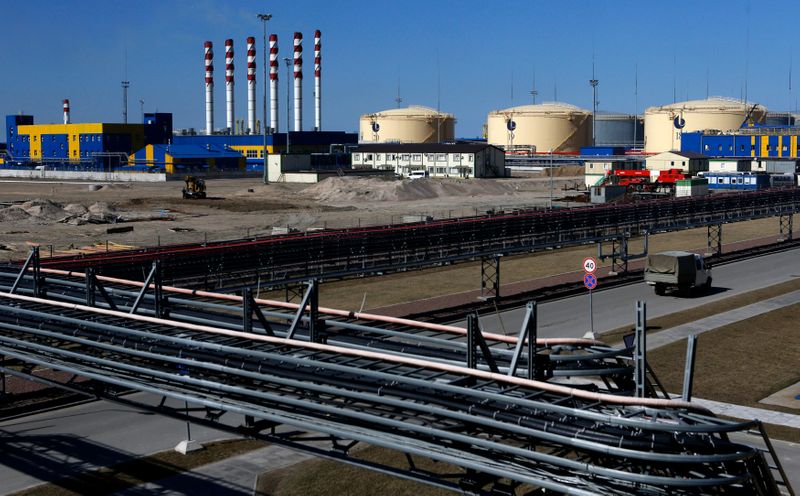 &copy; Reuters. A general view shows the Ust-Luga oil products terminal in the settlement of Ust-luga