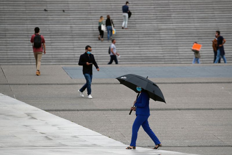 © Reuters. LES INÉGALITÉS SALARIALES FEMMES-HOMMES N'ONT QUE PEU DIMINUÉ EN EUROPE EN 2020