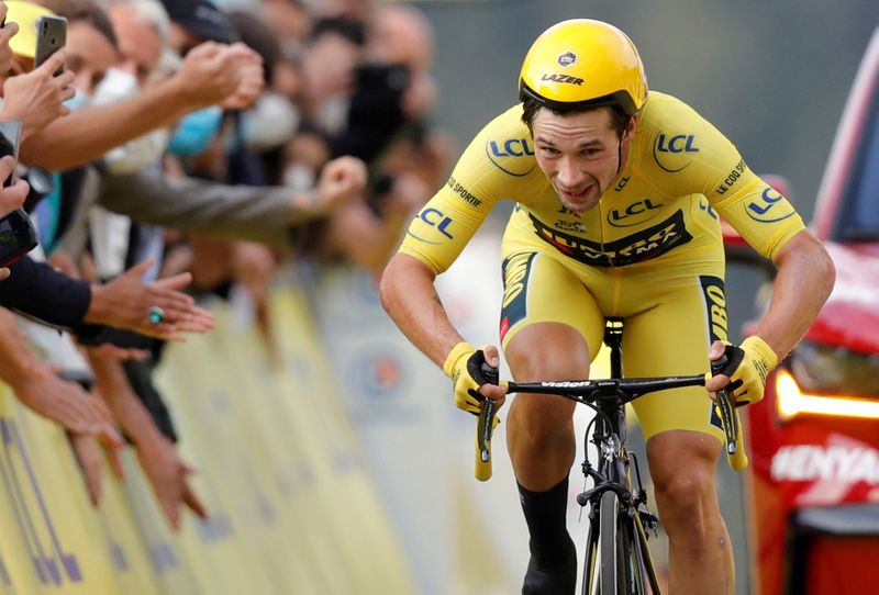 &copy; Reuters. FILE PHOTO: Tour de France