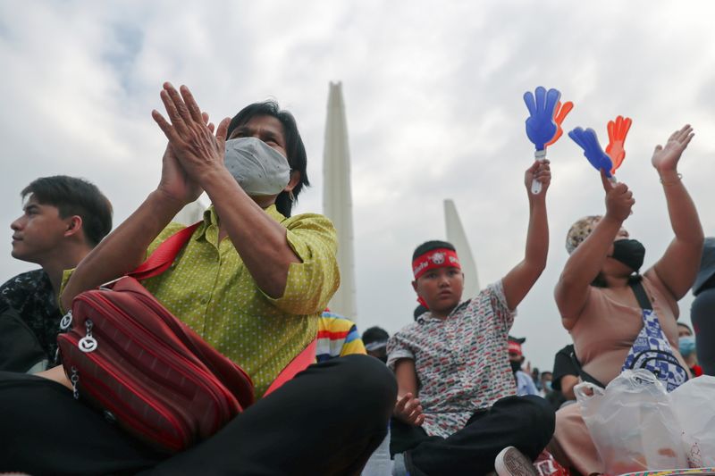 &copy; Reuters. Anti-government protesters attend a rally in Bangkok