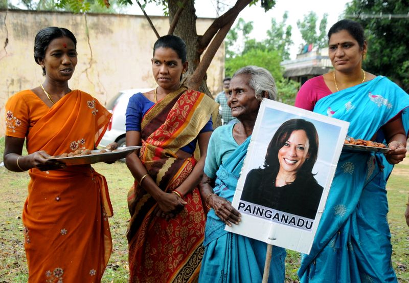 &copy; Reuters. Indianos celebram vitória de Joe Biden e Kamala Harris em Painganadu