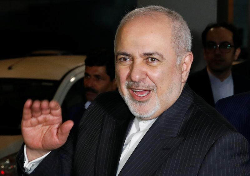 &copy; Reuters. وزير خارجية إيران يدعو جيران بلاده إلى التعاون في أعقاب هزيمة ترامب