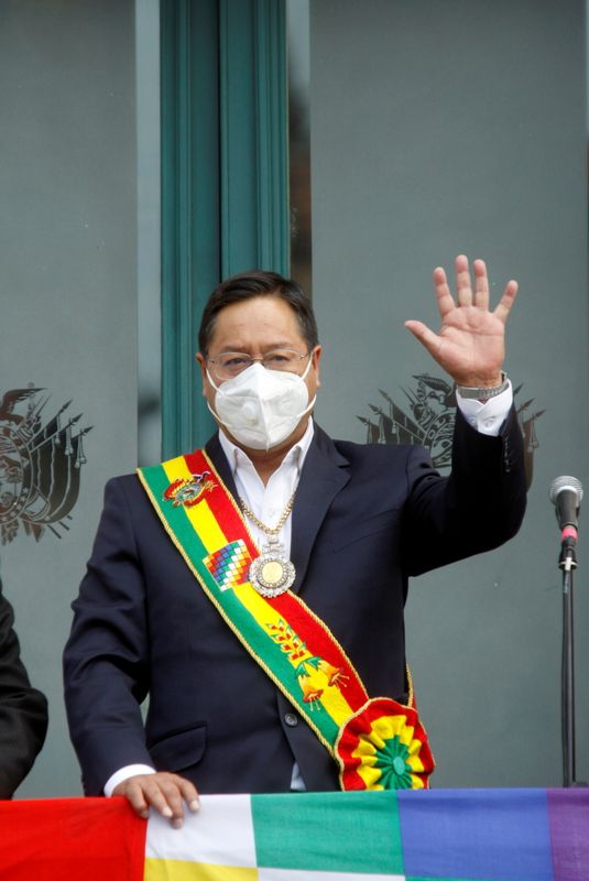 © Reuters. الاشتراكيون يعودون للسلطة في بوليفيا بعد تنصيب أرس رئيسا للبلاد