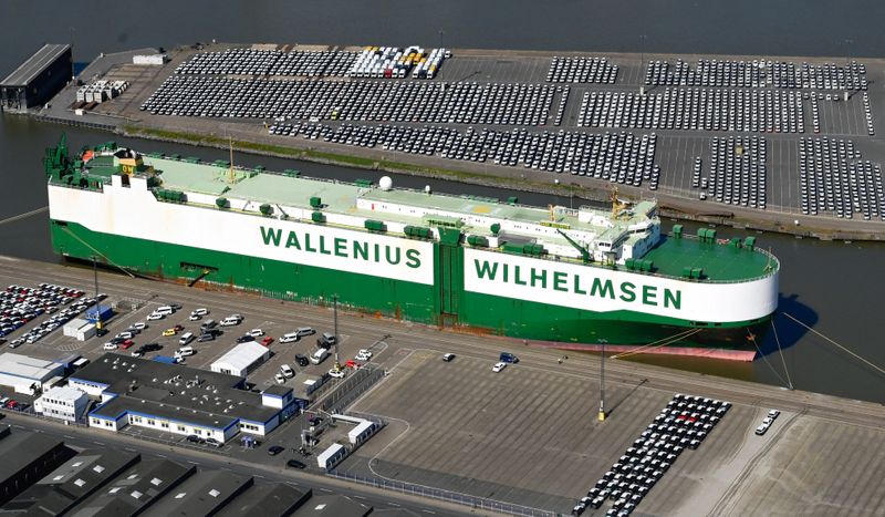 &copy; Reuters. Carros para exportação no porto de Bremerhaven, Alemanha