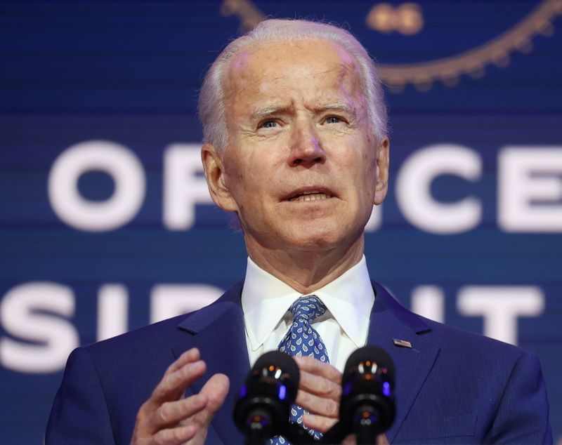 &copy; Reuters. U.S. President-elect Biden meets with members of transition coronavirus advisory board in Wilmington, Delaware