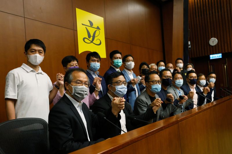 &copy; Reuters. 香港民主派議員、集団辞職も　中国による野党議員資格剥奪報道で