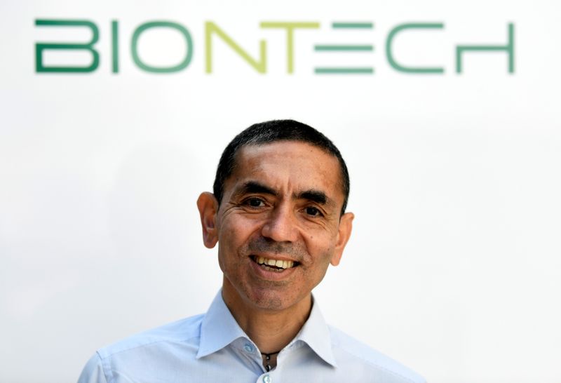 © Reuters. FILE PHOTO: Ugur Sahin, CEO and co-founder of German biotech firm BioNTech, is interviewed by journalists in Marburg