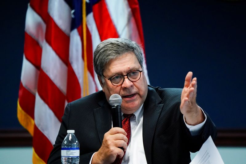 © Reuters. FILE PHOTO: AG Bill Barr participates in a roundtable discussion about human trafficking in Atlanta