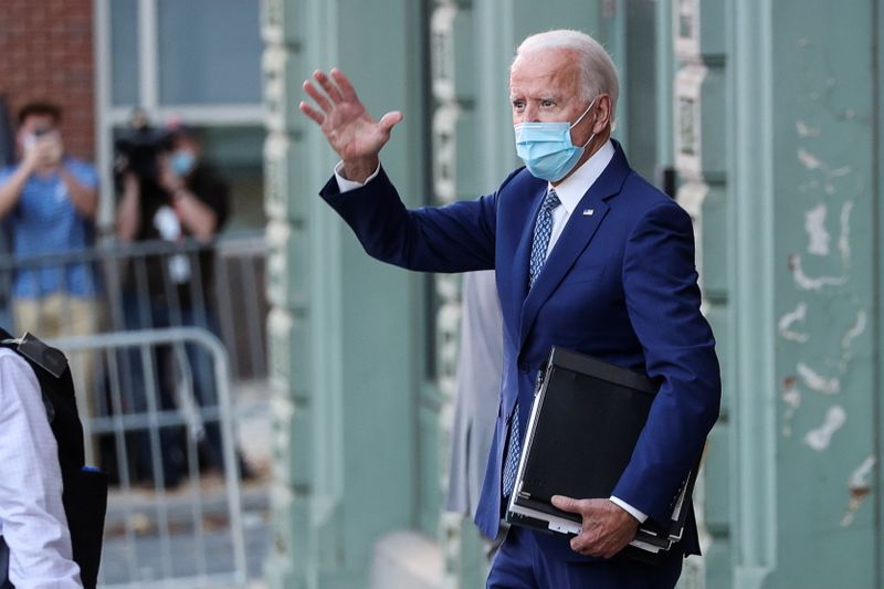 &copy; Reuters. U.S. President-elect Biden departs after attending coronavirus advisory board briefings in Wilmington, Delaware