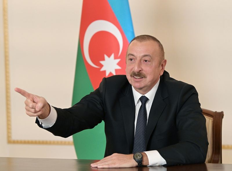 &copy; Reuters. رئيس أذربيجان يقول إنه وقع اتفاقا لإنهاء الحرب على ناجورنو قرة باغ
